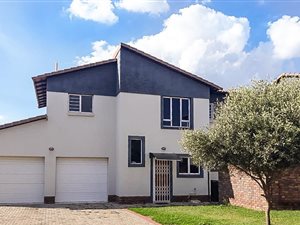 4 Bed House in Oukraal Estate