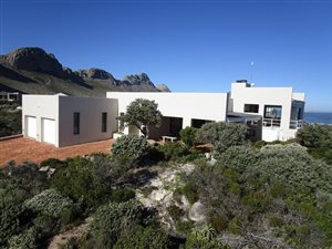 3 Bed House in Rooi Els