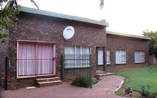 3 Bedroom House in Riamarpark