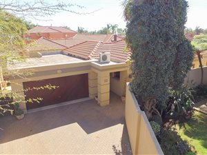 3 Bed Cluster in Glen Marais