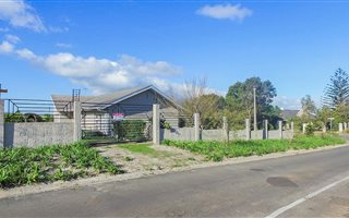 4 Bedroom House in Grabouw