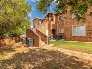 3 Bed Apartment in Strubens Valley