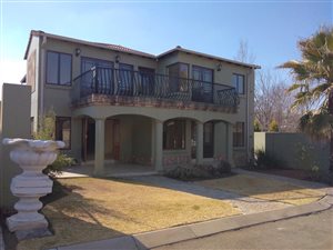 4 Bed Townhouse in Emfuleni Golf Estate