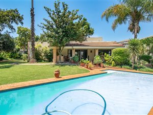 6 Bed House in Wendywood