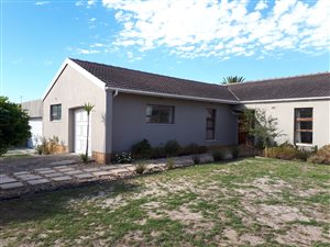 5 Bed House in Duynefontein