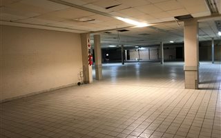 1112 m² Retail Space in Athlone Park