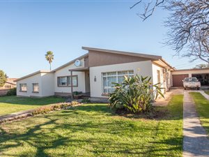 5 Bed House in Westering