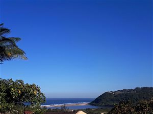 1424 m² Land available in La Mercy