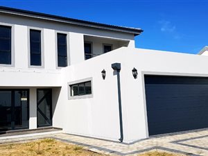 4 Bed House in Parklands North