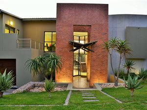 4 Bed House in Olive Crest Estate