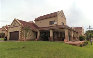 3 Bedroom House in Meerhof