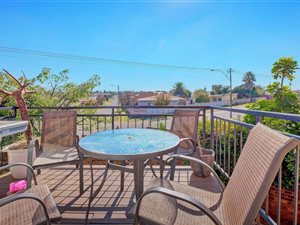 5 Bed House in Claremont