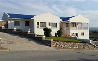 6 Bedroom House in Fairbridge Heights