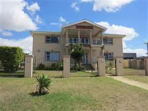 9 Bed House in Hartenbos Heuwels