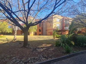 2 Bed Apartment in Zwartkop