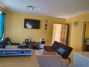 2 Bed Apartment in Parow Valley