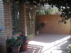 2 Bed Townhouse in Newlands