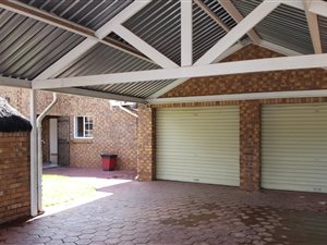 3 Bed House in Montana Park