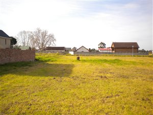 718 m² Land available in Die Bult