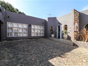 4 Bed House in Sunward Park