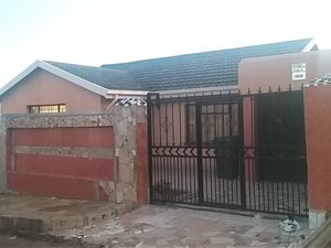 2 Bed House in Soweto Central