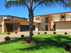 4 Bed House in Silverwoods Country Estate