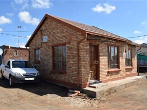 2 Bed House in Trompsburg