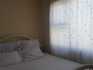 1 Bed Apartment in Halfway House