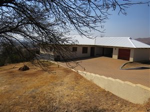 1.1 ha Farm in Hartzenbergfontein