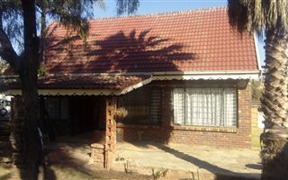 2 Bedroom House in The Reeds