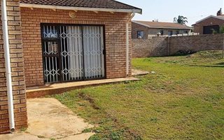 3 Bedroom House in Vanes Estate