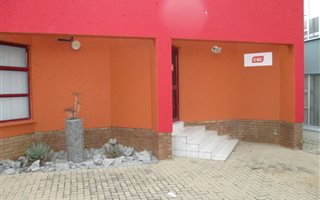 77 m² Office Space in Bendor