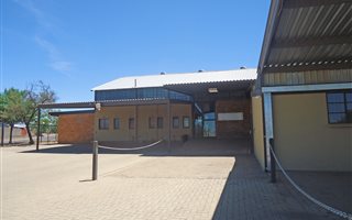 2000 m² Office Space in Hamilton