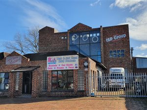 1200 m² Commercial space in George South