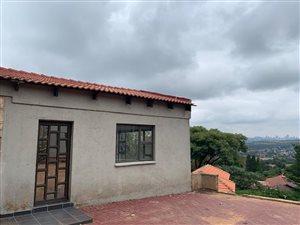 Bachelor apartment in Northcliff