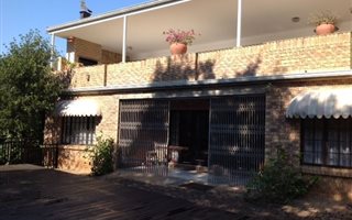 4 Bedroom Townhouse in Wembley