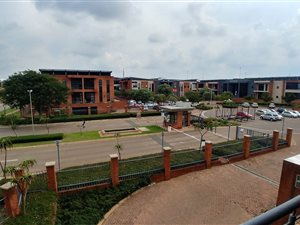 228 m² Commercial space in Eco Park