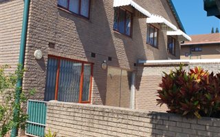 3 Bedroom Duplex in Bluff
