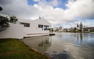 4 Bedroom House in Marina Da Gama