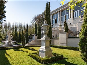 8 Bed House in Houghton Estate