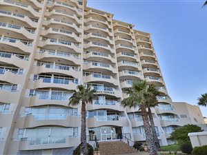 3 Bed Apartment in Strand Central