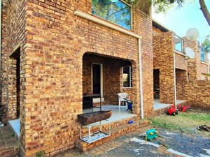 3 Bed Apartment in Zwartkop