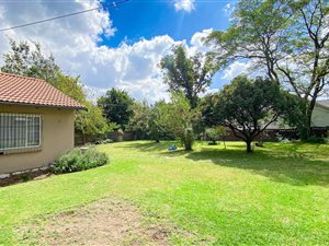 6 Bed House in Lombardy East