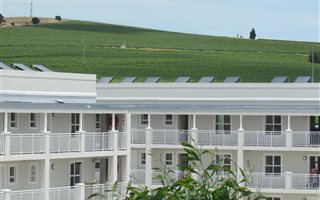 2 Bedroom Apartment in Nuutgevonden