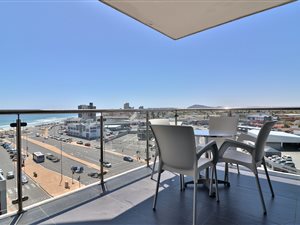 3 Bed Apartment in Bloubergrant