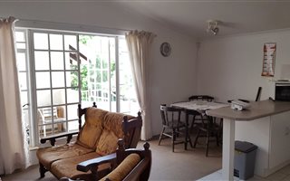 Bachelor apartment in Lynnwood Ridge