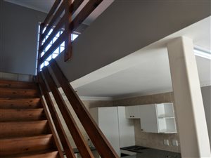 5 Bed Townhouse in Allens Nek
