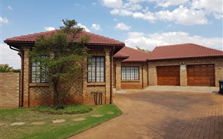 3 Bedroom House in Wierda Glen