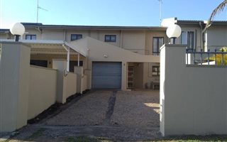 3 Bedroom Duplex in Oaklands