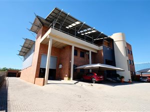 1424 m² Industrial space in Edenvale